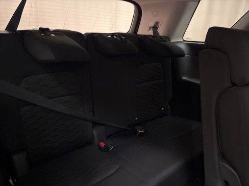 Used 2025 Nissan Pathfinder SV image 21