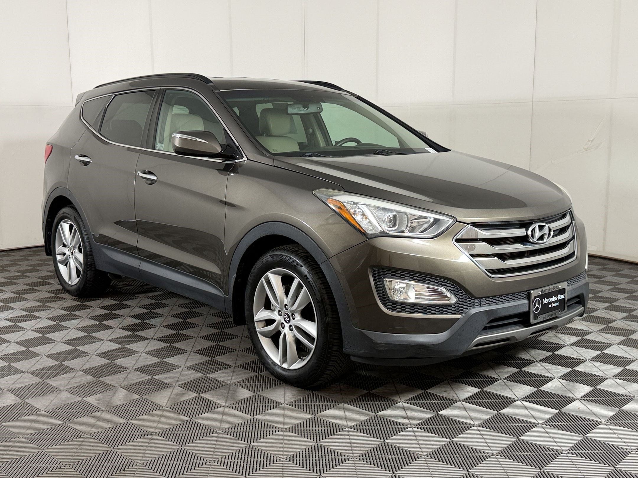 Used 2014 Hyundai Santa Fe Sport 2.0T w/ Navigation Package 06 AWD/4WD image 7