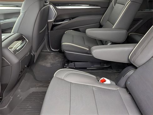 Used 2025 Cadillac Escalade Sport w/ Touring Package image 41