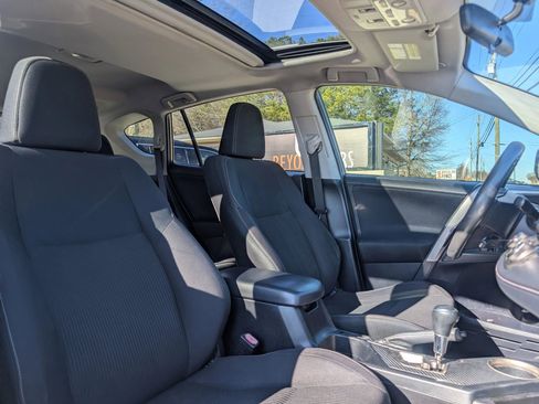 Used 2013 Toyota RAV4 XLE image 36