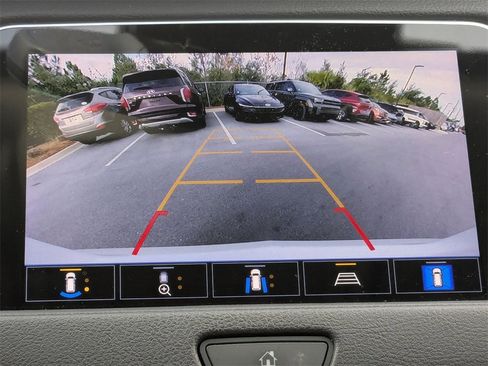 Used 2022 Cadillac XT4 Premium Luxury w/ Enhanced Visibility Package image 15