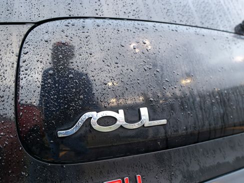 Used 2015 Kia Soul image 11