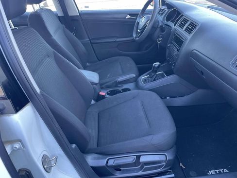 Used 2015 Volkswagen Jetta S image 43