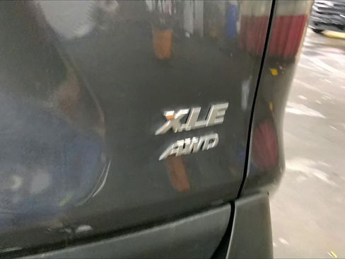 Used 2025 Toyota RAV4 XLE AWD/4WD image 10