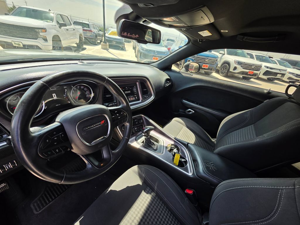 Used 2018 Dodge Challenger SXT RWD image 15