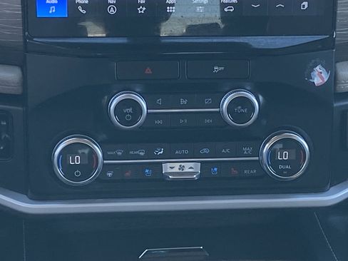 Used 2022 Ford Expedition Limited image 23