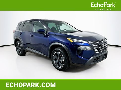 Used 2025 Nissan Rogue SV image 1