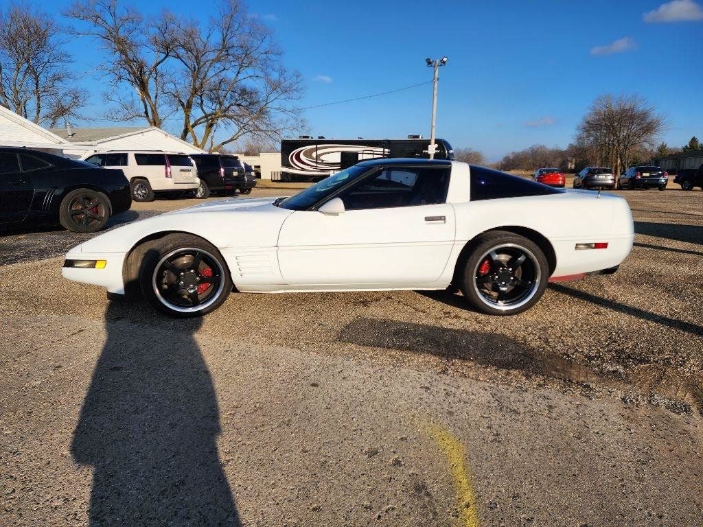 Used 1994 Chevrolet Corvette Coupe RWD image 9