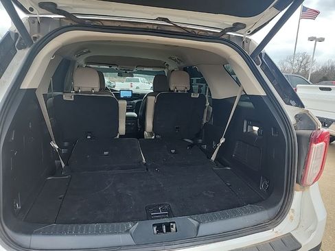 Used 2020 Ford Explorer XLT w/ Equipment Group 202A image 7