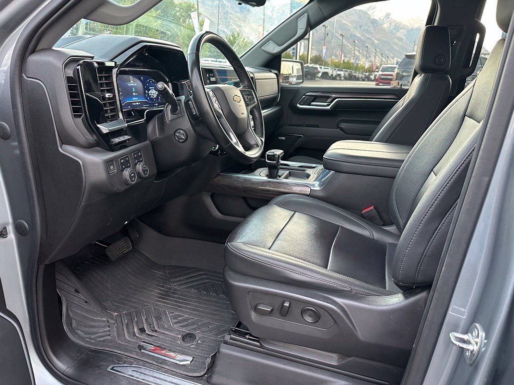 Used 2023 Chevrolet Silverado 1500 LTZ w/ LTZ Premium Package AWD/4WD image 32