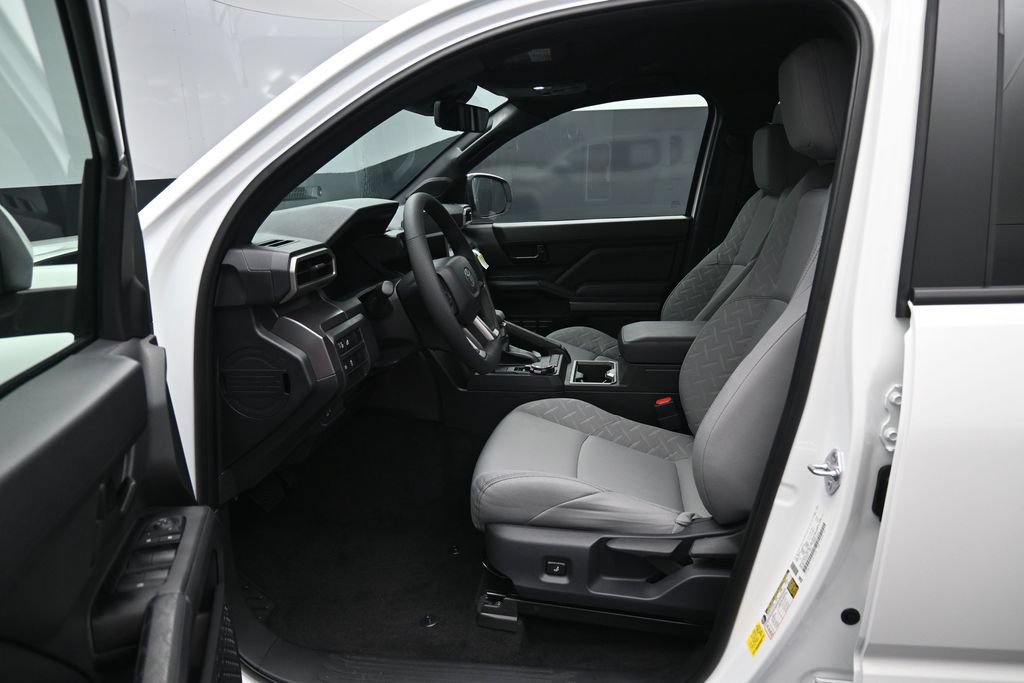 Certified 2026 Toyota Tacoma SR5 AWD/4WD image 9