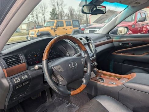 Used 2011 Lexus LS 460 AWD w/ Comfort Pkg image 8