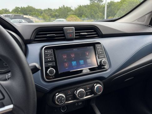 Used 2025 Nissan Versa SV FWD image 20