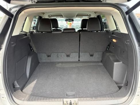 Used 2017 Ford Escape Titanium FWD image 16