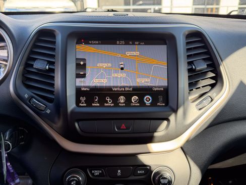 Used 2014 Jeep Cherokee Latitude AWD/4WD image 19