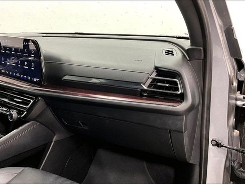 Used 2025 Chevrolet Traverse Z71 AWD/4WD image 19