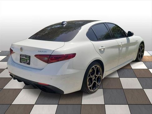 Used 2023 Alfa Romeo Giulia Veloce RWD image 4