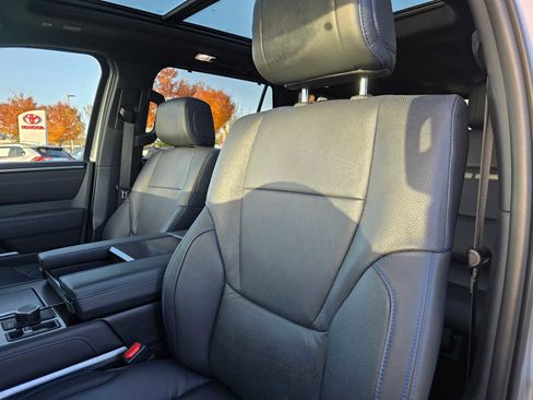 Used 2025 Toyota Sequoia Platinum AWD/4WD image 25