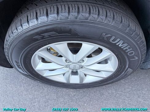 Used 2017 Kia Sorento FWD image 26