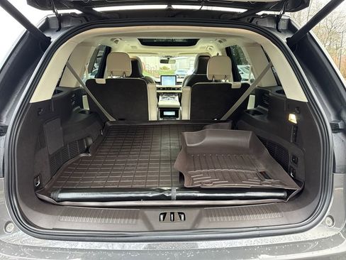 Used 2021 Lincoln Aviator Black Label w/ Class IV Trailer Tow Package image 18