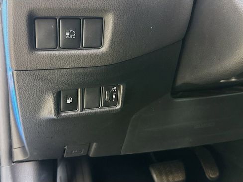 Certified 2019 Toyota C-HR XLE image 10