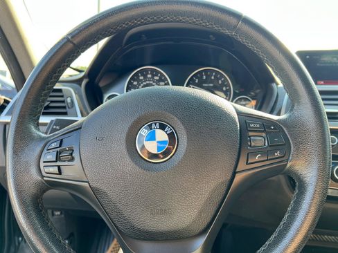 Used 2018 BMW 320i xDrive Sedan AWD/4WD image 19