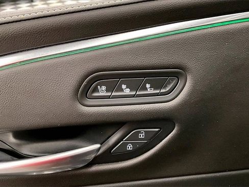 Used 2023 Cadillac Escalade Premium Luxury image 29