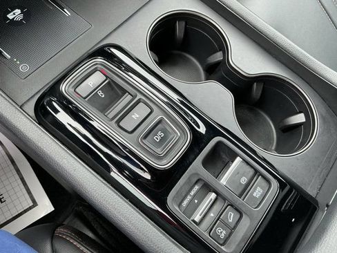 Used 2025 Honda Pilot TrailSport image 24