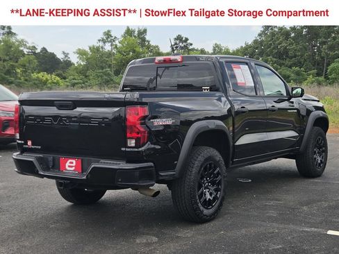 Used 2024 Chevrolet Colorado Trail Boss w/ Technology Package AWD/4WD image 8