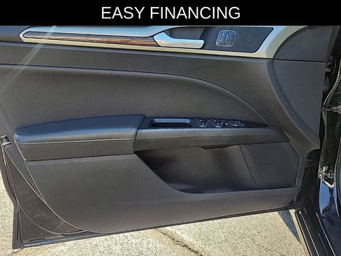 Used 2016 Ford Fusion SE w/ Equipment Group 202A FWD image 18