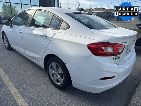 Used 2017 Chevrolet Cruze LS FWD image 3