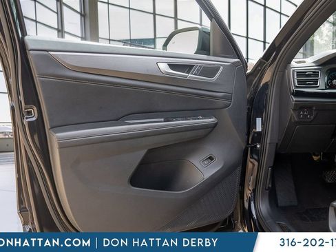 Used 2024 Volkswagen Atlas Cross Sport SE AWD/4WD image 16