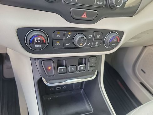 Used 2020 GMC Terrain Denali w/ Denali Premium Package image 33