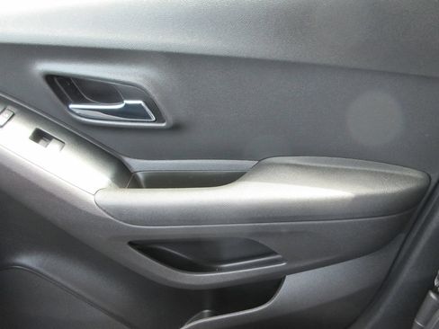 Certified 2020 Chevrolet Trax LT FWD image 31