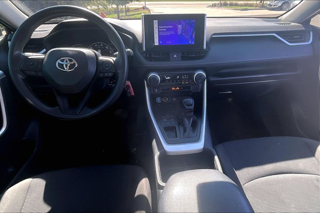 Used 2023 Toyota RAV4 LE FWD image 17