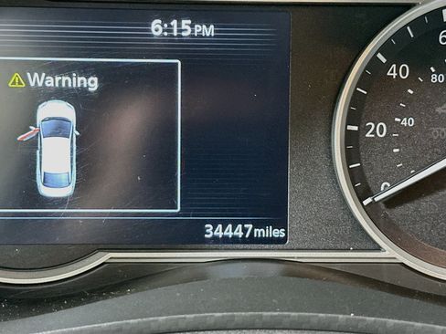 Used 2025 Nissan Versa SV w/ Trunk Package FWD image 17