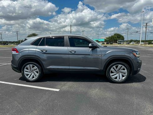 Used 2023 Volkswagen Atlas Cross Sport SE FWD image 4