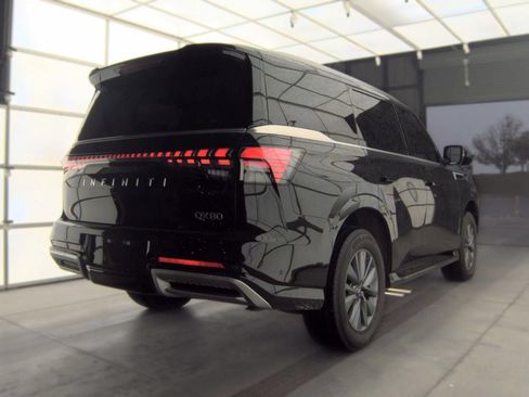 Certified 2025 INFINITI QX80 Pure RWD image 9