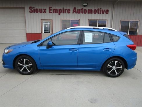 Used 2021 Subaru Impreza Premium image 2