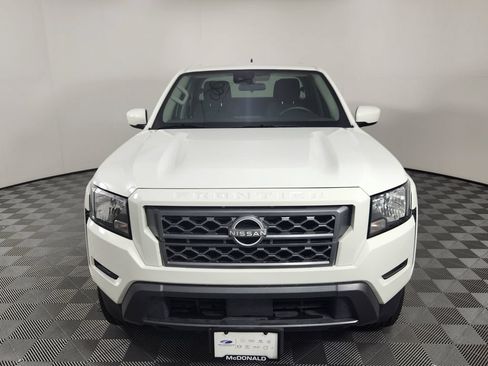 Used 2024 Nissan Frontier SV w/ Tow Package AWD/4WD image 8