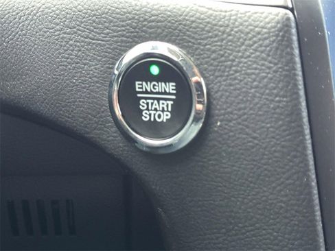 Used 2024 Ford Edge Titanium image 21