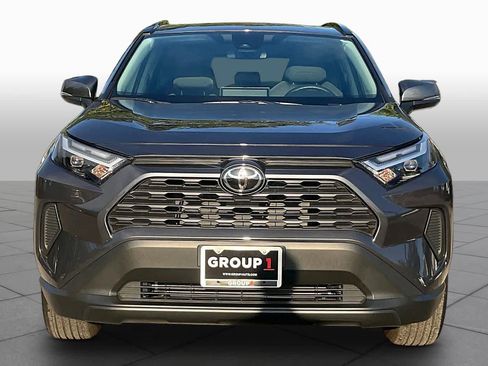 Used 2025 Toyota RAV4 XLE w/ Convenience Package FWD image 4