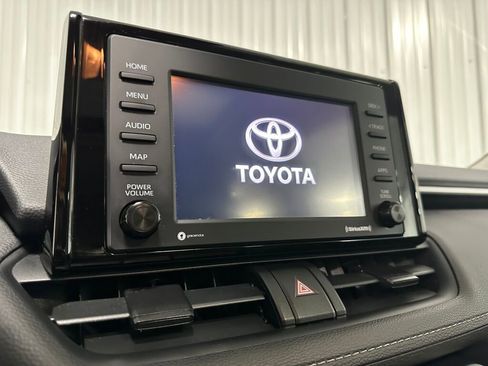 Used 2021 Toyota RAV4 XLE w/ Convenience Package image 14