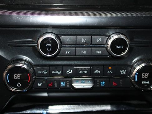 Used 2021 Ford F150 Platinum w/ Equipment Group 701A High AWD/4WD image 29