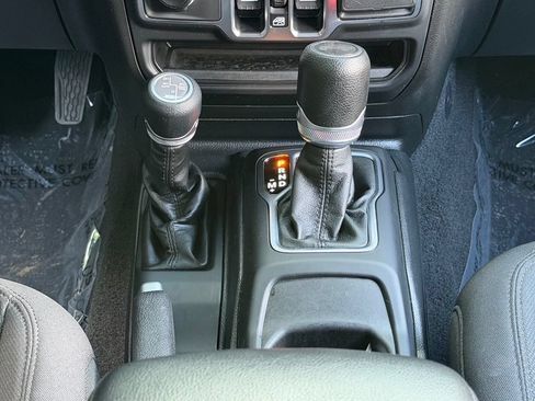 Used 2023 Jeep Wrangler Unlimited AWD/4WD image 50