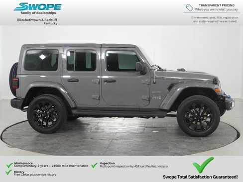 Used 2022 Jeep Wrangler Unlimited Sahara w/ Cold Weather Group AWD/4WD image 3