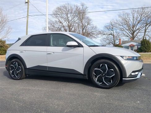 Used 2023 Hyundai Ioniq 5 SE image 1