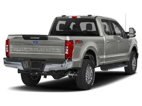 Used 2022 Ford F250 XLT AWD/4WD image 2