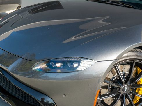 Used 2019 Aston Martin V8 Vantage Coupe image 20