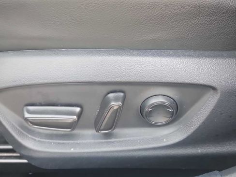 Used 2023 Toyota Camry SE FWD image 14